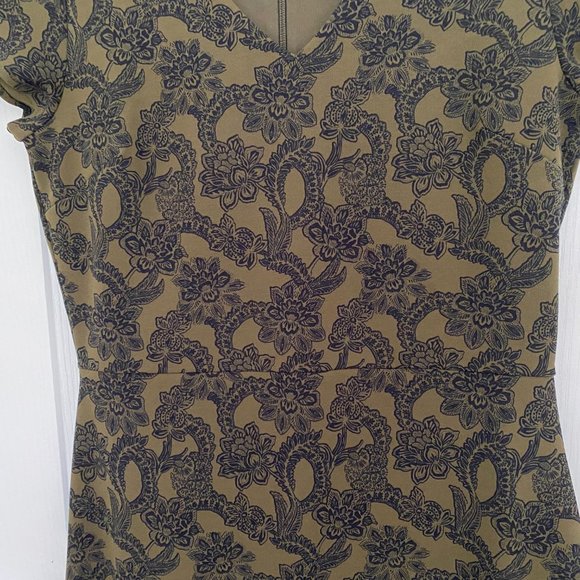 Pretty Paisley Dress - Picture 6 of 11